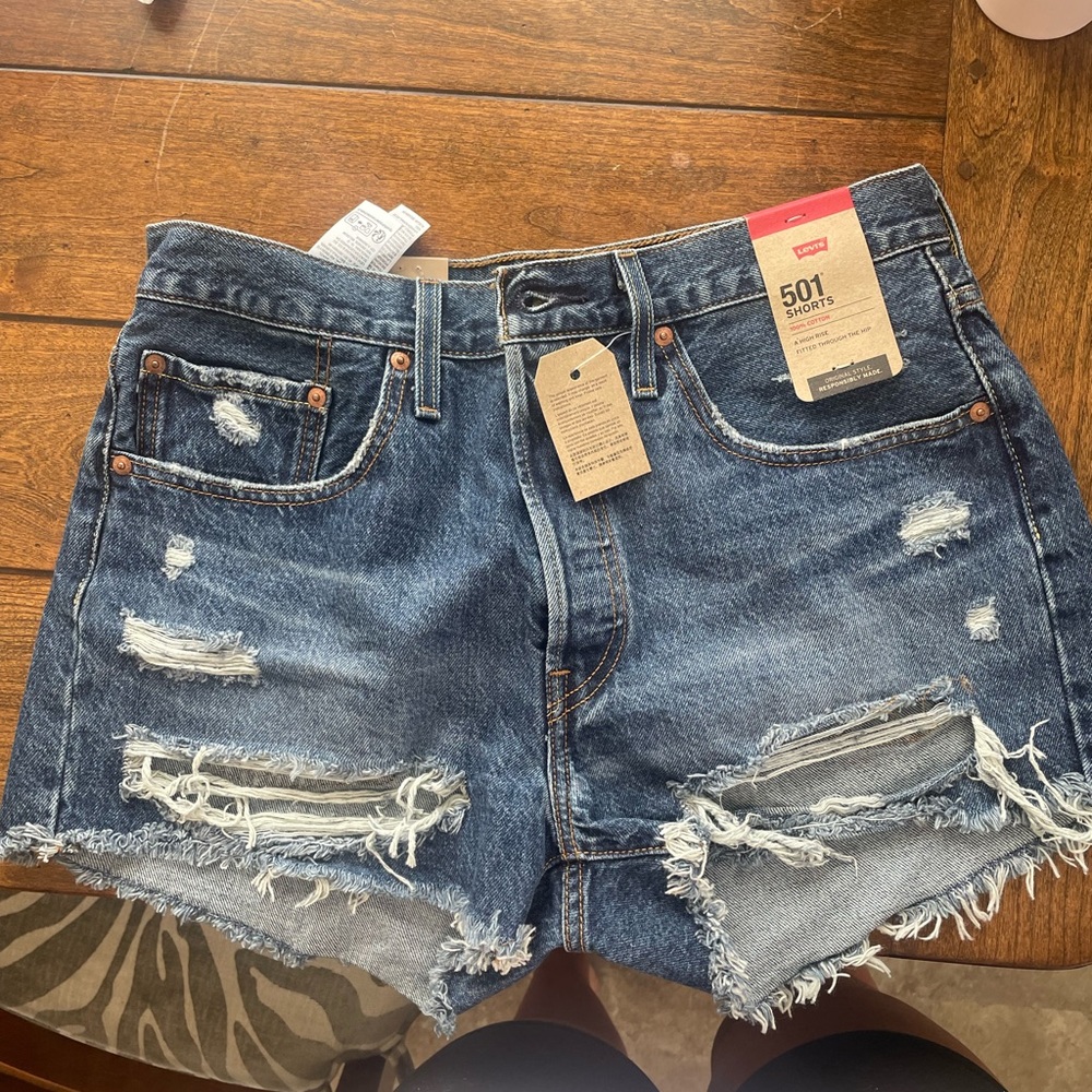 Brand new Levi High rise shorts